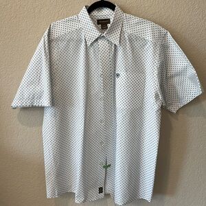 Ariat Men’s Short Sleeve Button Down shirt.